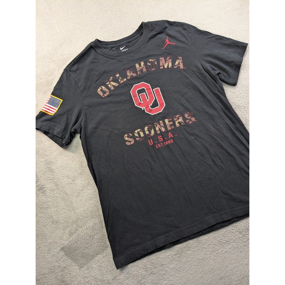 Jordan Oklahoma Sooners Mens Medium T-Shirt Black Camo OU Logo American Flag